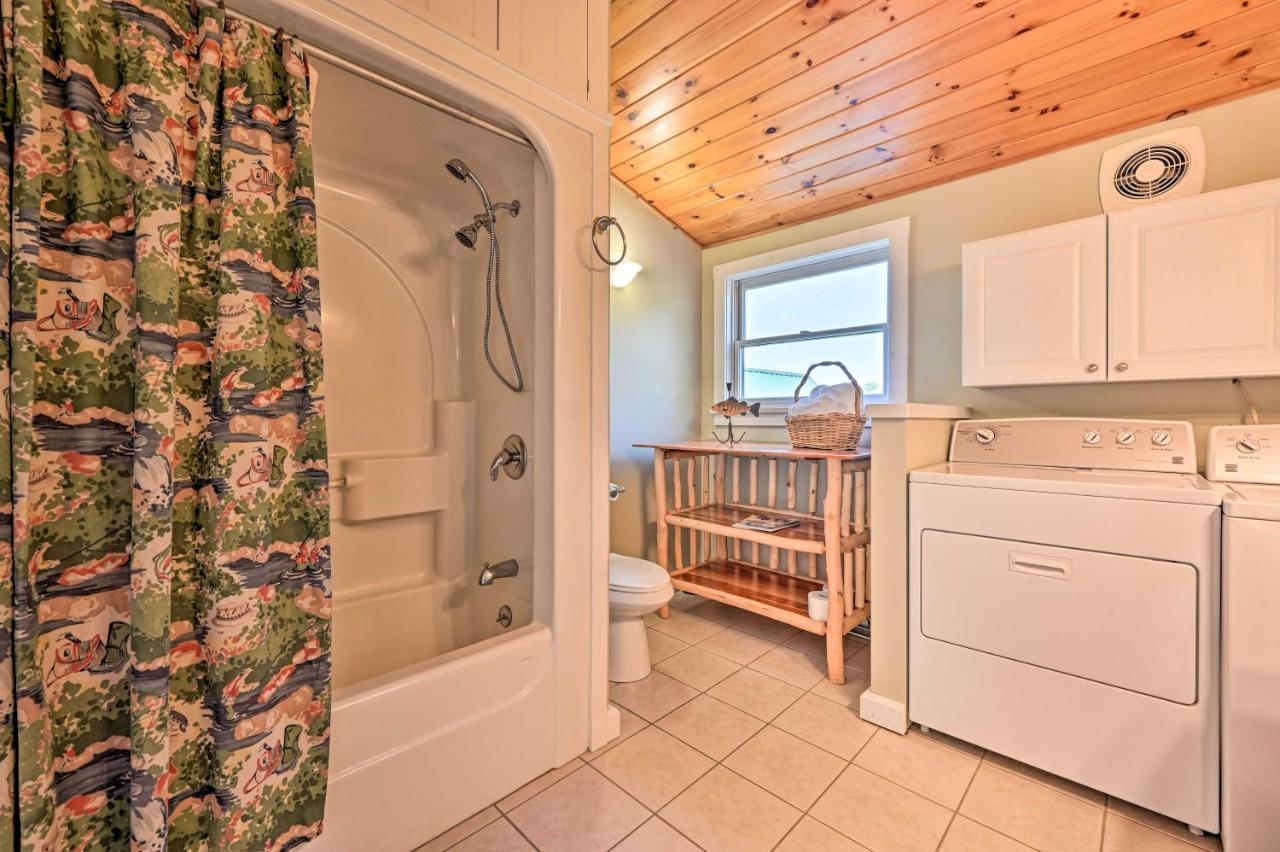 Cozy Apt With Hot Tub And Deck, 10 Mi To Stowe Resort! Exterior photo
